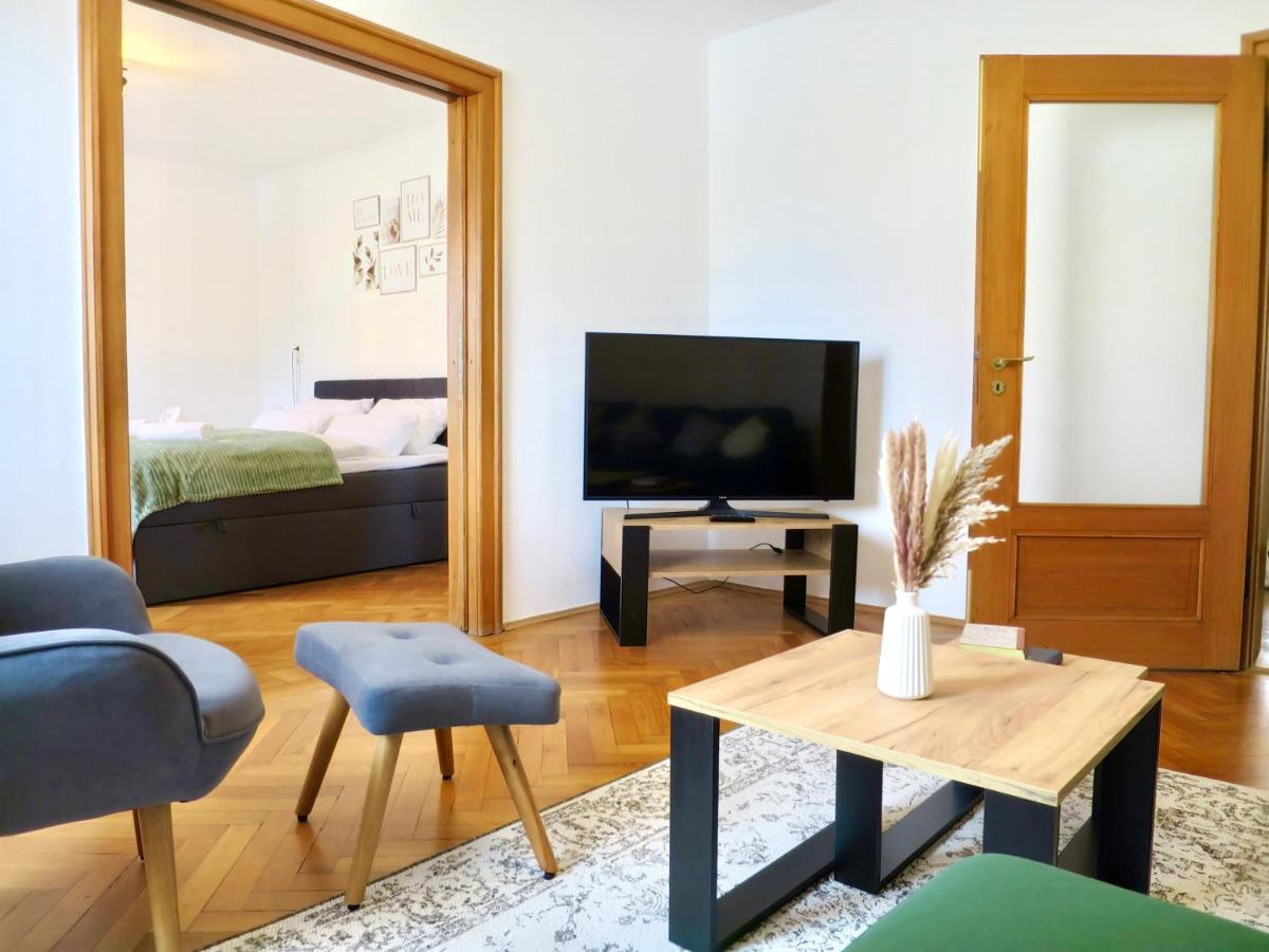Bessa Homes 6 Personen 2 Schlafzimmer, 3 King Size, Betten, Balkon, Kueche Haag in Oberbayern Экстерьер фото